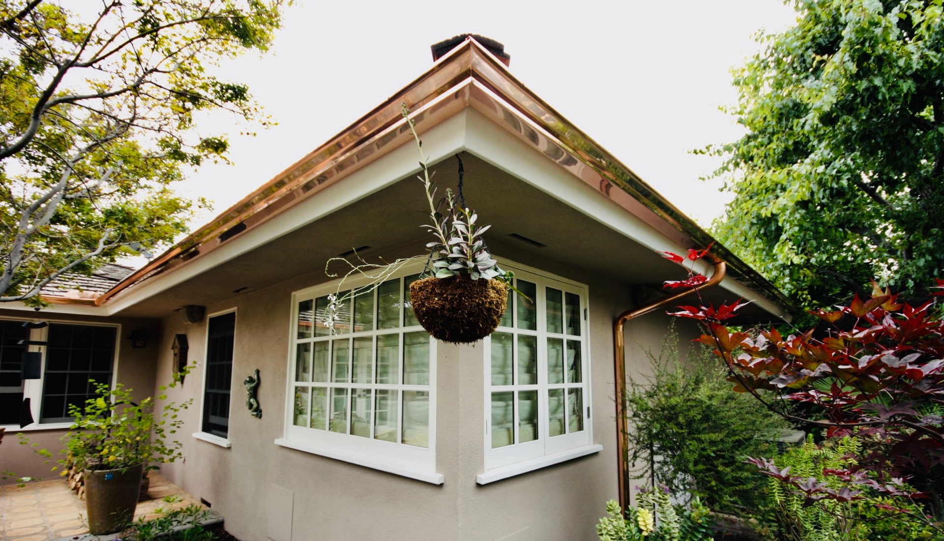 Installing Rain Gutters in Woodland Hills, CA: All You Need to Know